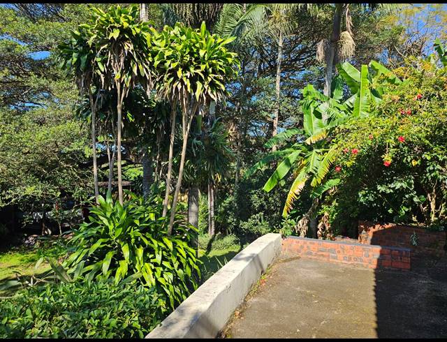 6 BEDROOM FREESTANDING FOR SALE IN TUGELA MOUTH